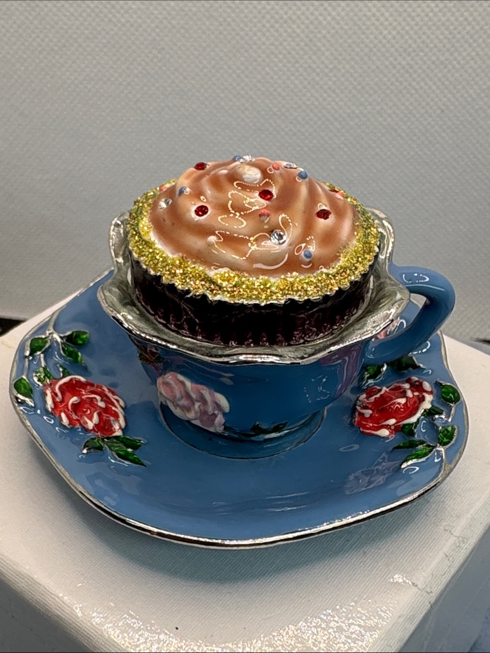 Cupcake Cupboard Teacup Trinket Box - Blue with Gold & Pink Frosting 20/100